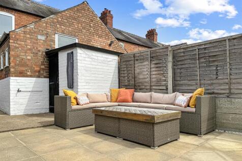 Paved Seating Area 463