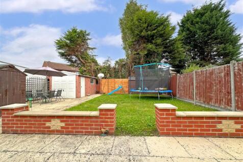 Lovely Private Garden 428