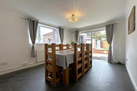 Dining Room 399
