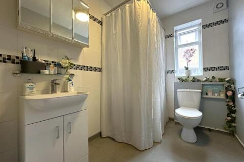 Wet Room 376