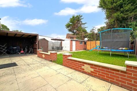 Well-Appointed Garden 425