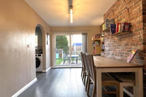 Dining Room With Sliding Patio Doors 989