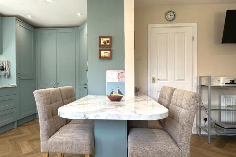 Dining Area 087