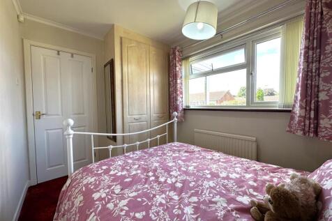 Second Bedroom With Fitted Wardrobes 032