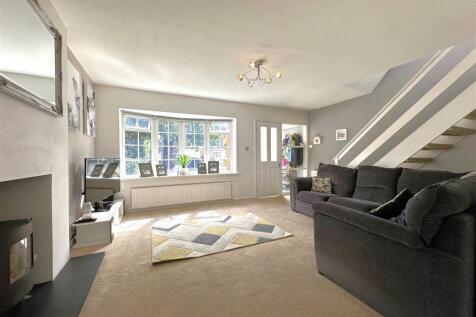 Bow-Fronted Living Room 668