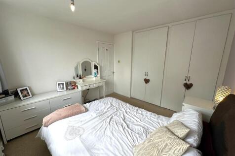 Bedroom One With Fitted Wardrobes 638