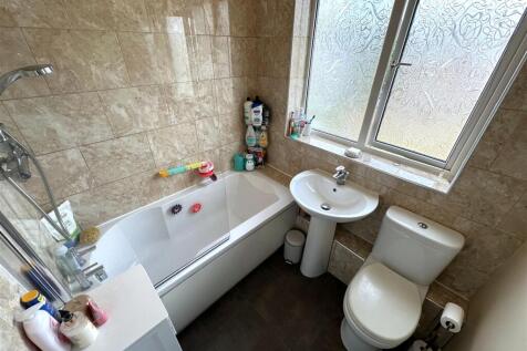 Modern Family Bathroom 645