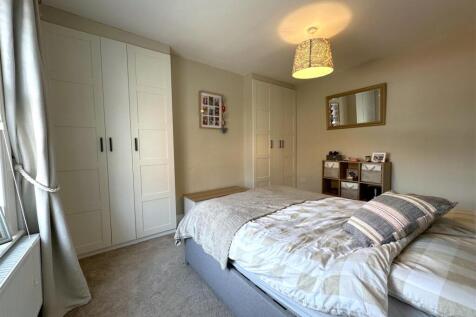 Bedroom One 871