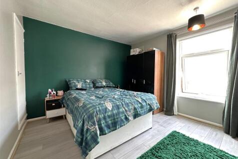Master Bedroom 783