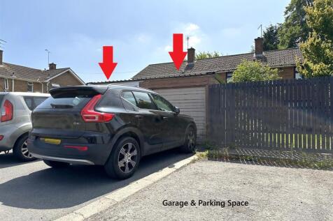 Garage &amp; Parking Space 160