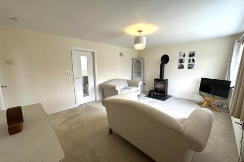 Generous Living Room 488