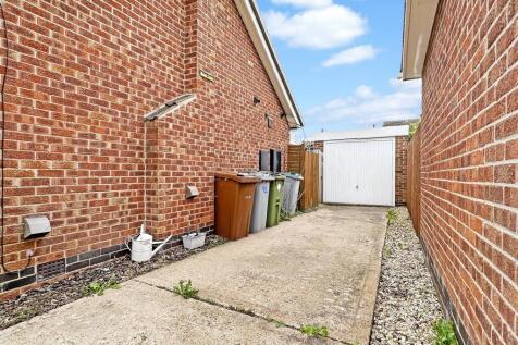 GARAGE &amp; Driveway 474
