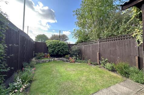 Enclosed Rear Garden 187