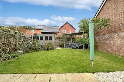 Delightful Landscaped Garden 031