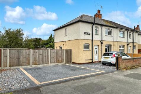 Front Aspect With Substantial Driveway 752