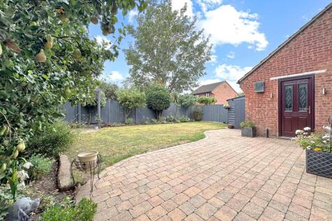 Lovely Enclosed Garden 656