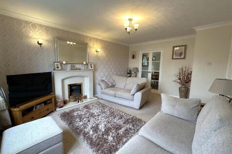 Generous Living Room 683