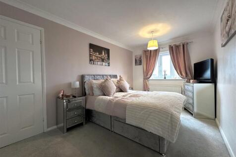 Master Bedroom 577