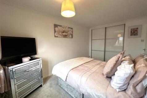 Bedroom One With Fitted Wardrobes 580