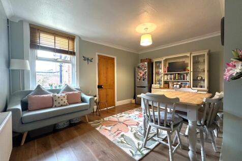 Large Dining Room 327