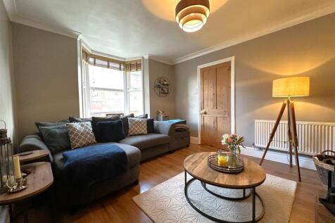 Bay-Fronted Lounge 314