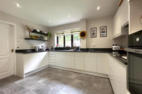Stylish Modern Kitchen 143
