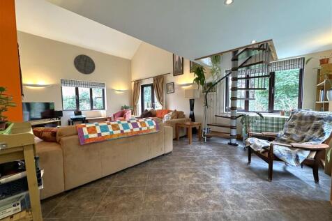 Large Family Room With French Doors 121