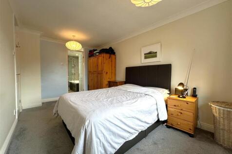 Bedroom One Into En-Suite 047