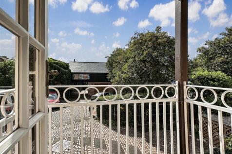 First Floor Balcony 301