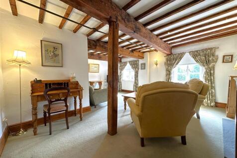 Large Living Room 710