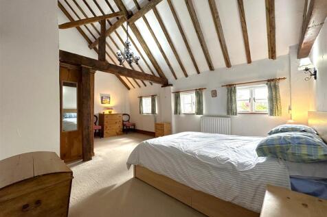 Master Bedroom With Vaulted Ceiling 753