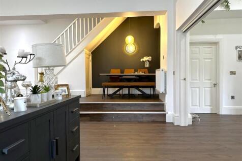 Dining Area 670