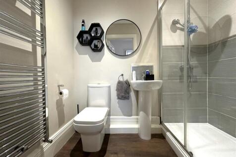 En-Suite Shower Room 569