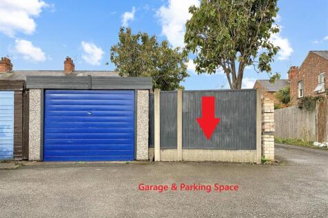 Garage &amp; Parking Space 259