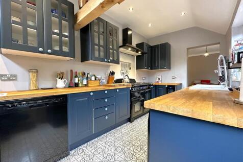 Stylish Contemporary Kitchen 220