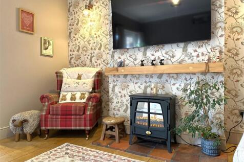 Complementary Feature Wall 205