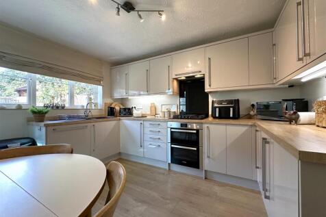 Modern Dining Kitchen 833
