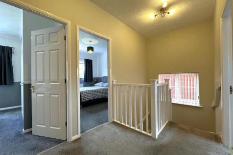First Floor Landing 810