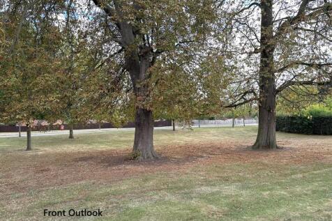 Unspoiled Front Outlook 909