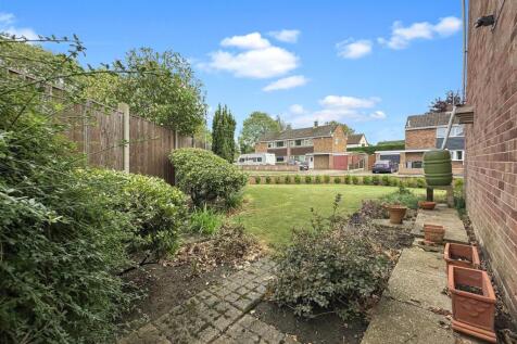 Large Side Garden 118