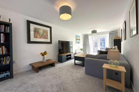 Large Living Room 924