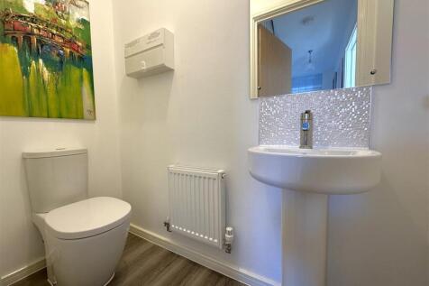 Ground Floor W.C 940