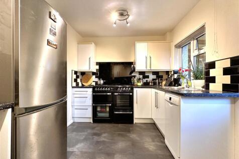 Modern Fitted Kitchen 044