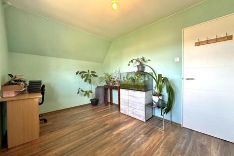 Bedroom Three 977
