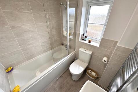 Family Bathroom 350