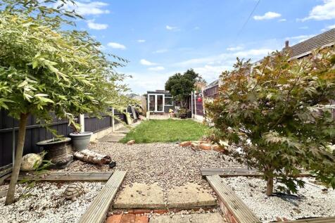 Well-Appointed Garden 327