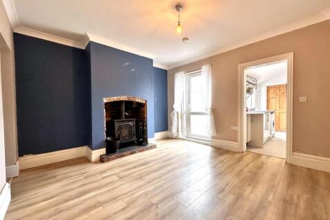 Dining Room Into Kitchen 310