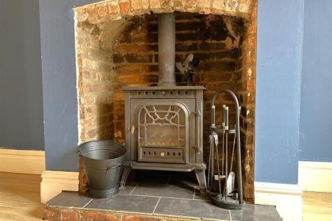 Exposed Feature Fireplace 308