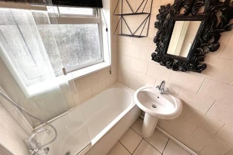 Ground Floor Bathroom 291