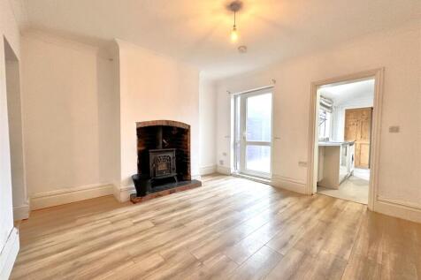 Dining Room Into Kitchen 515